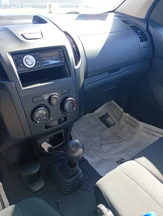 Isuzu SERIE N - Photo 2