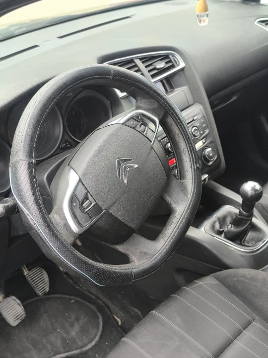 Citroen C4 - Photo 8