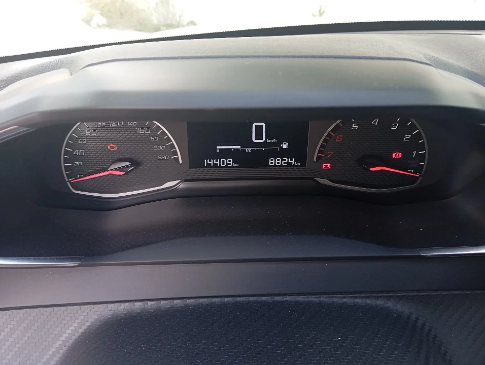 Peugeot 208 - Photo 5