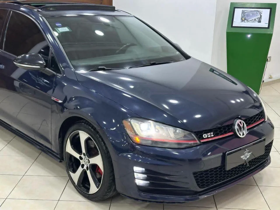 Volkswagen Golf - Photo 2