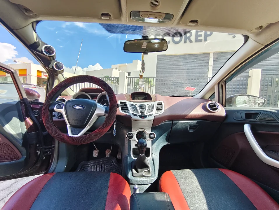 Ford FIESTA - Photo 5