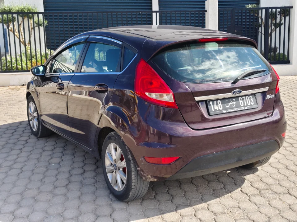 Ford FIESTA - Photo 2