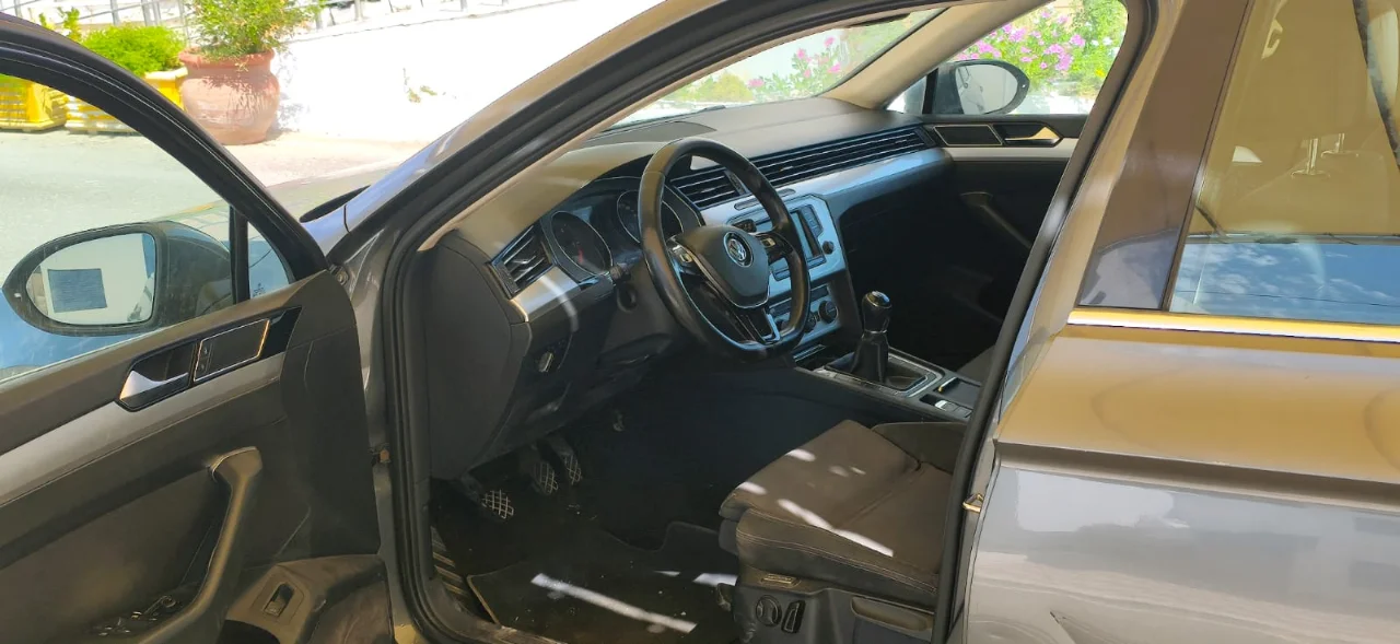 Volkswagen Passat - Photo 4