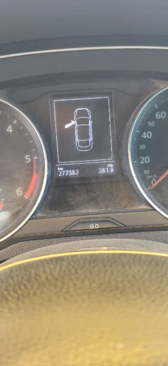 Volkswagen Passat - Photo 2