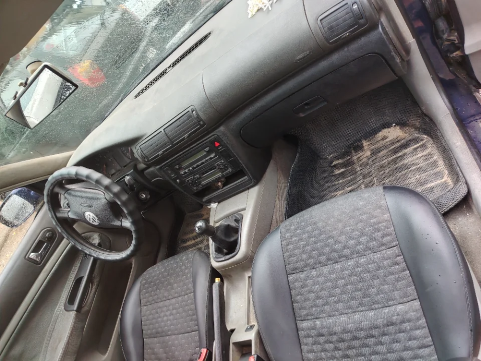 Volkswagen Passat - Photo 4