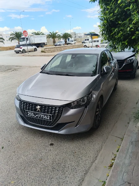 Peugeot 208 2021 Essence