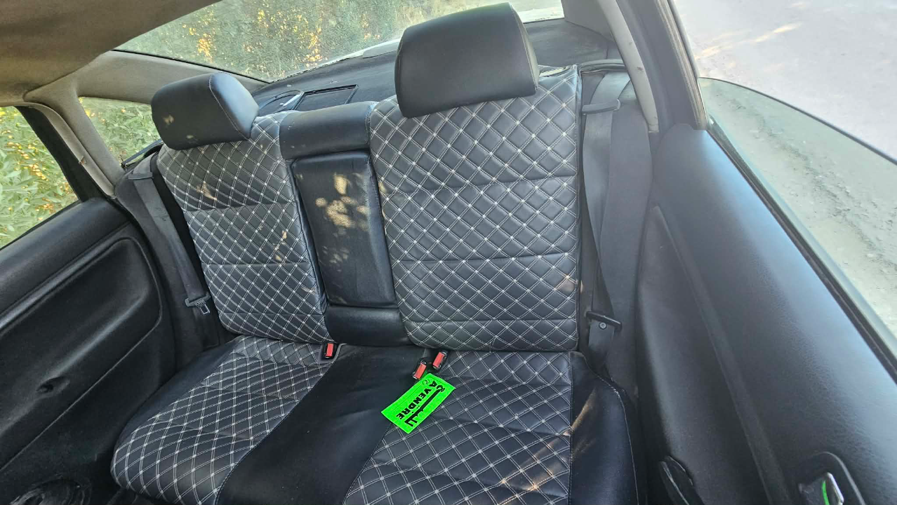 Volkswagen Passat - Photo 2