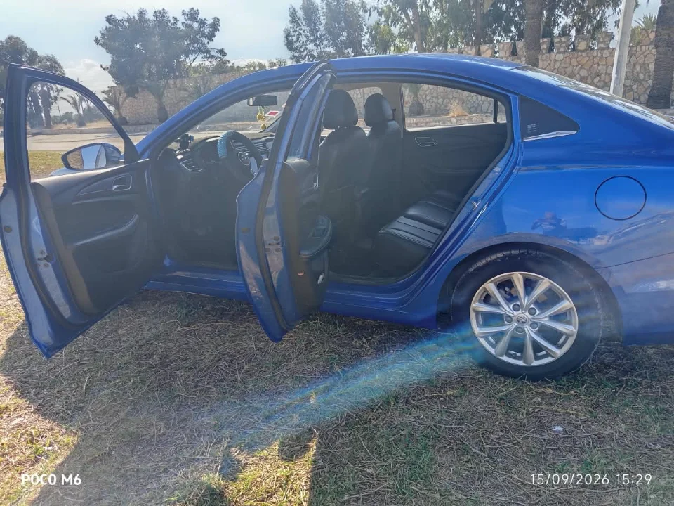 MG MG 5 - Photo 8