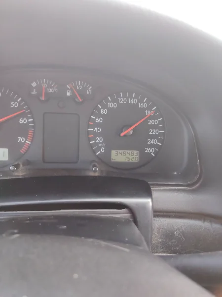 Volkswagen Passat - Photo 2