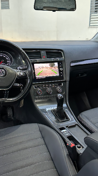 Volkswagen Golf - Photo 2