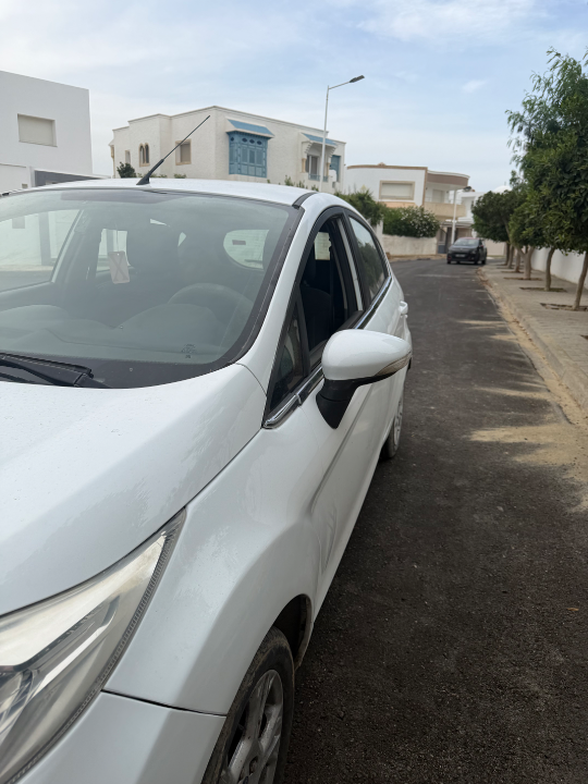Ford FIESTA - Photo 6