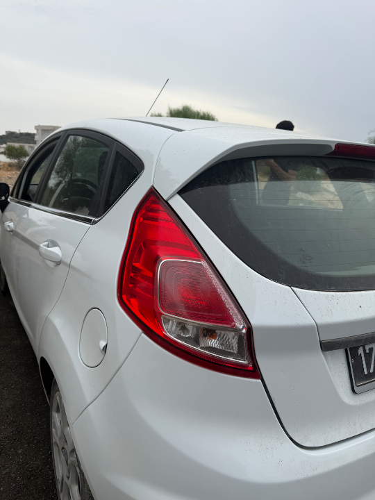 Ford FIESTA - Photo 5