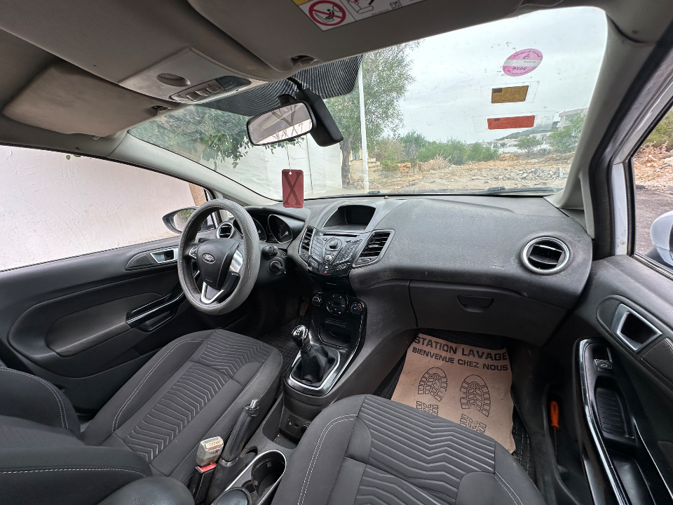 Ford FIESTA - Photo 2