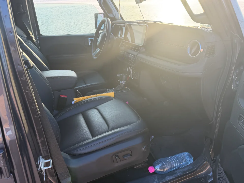 Jeep WRANGLER - Photo 4