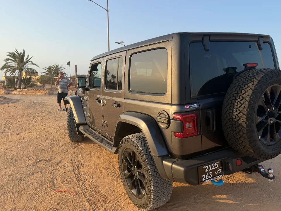 Jeep WRANGLER - Photo 3