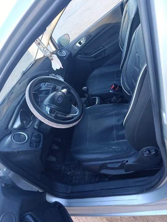Ford FIESTA - Photo 5