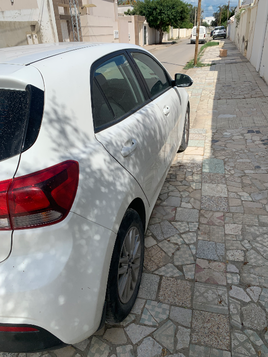 Kia RIO - Photo 6