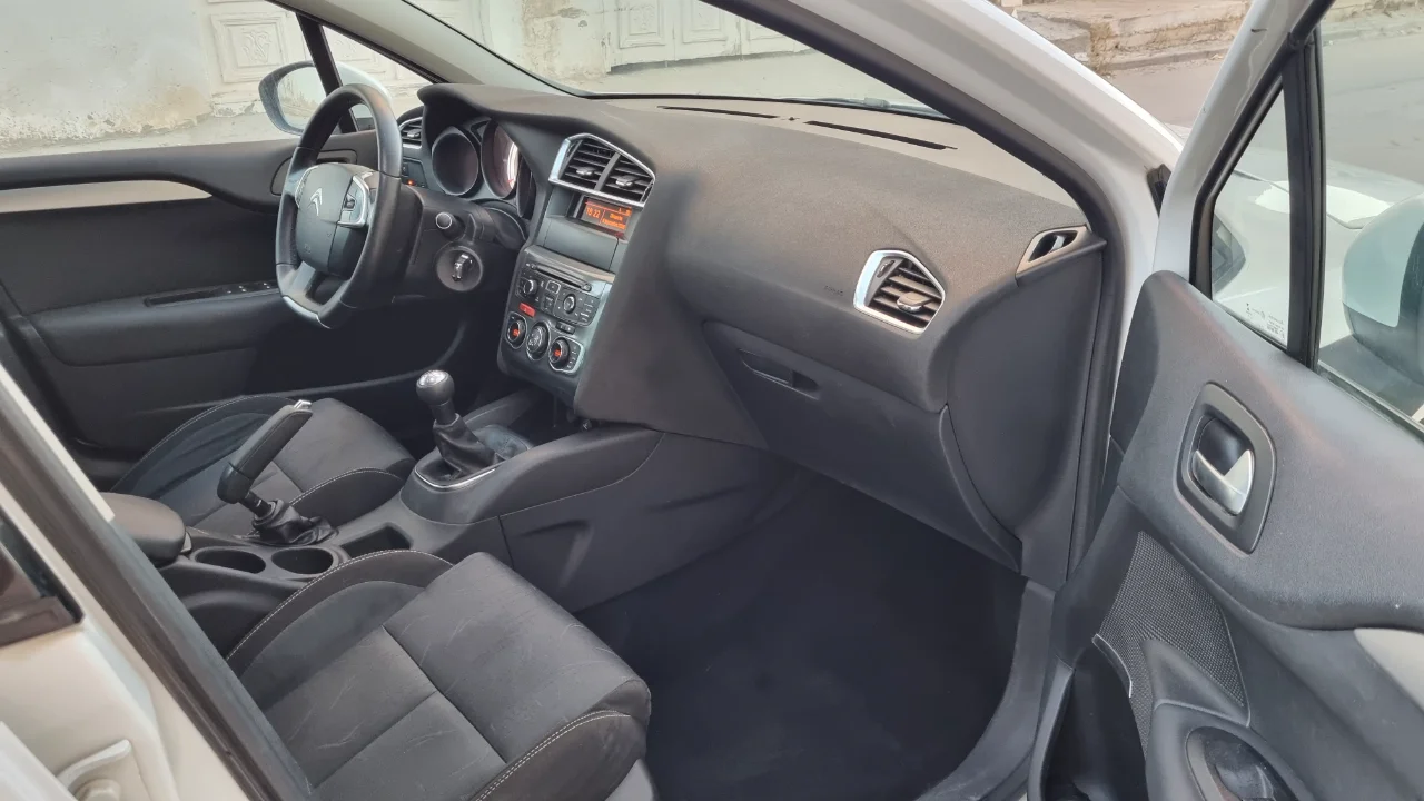 Citroen C4 - Photo 9
