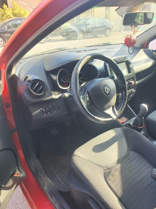 Renault Clio - Photo 12