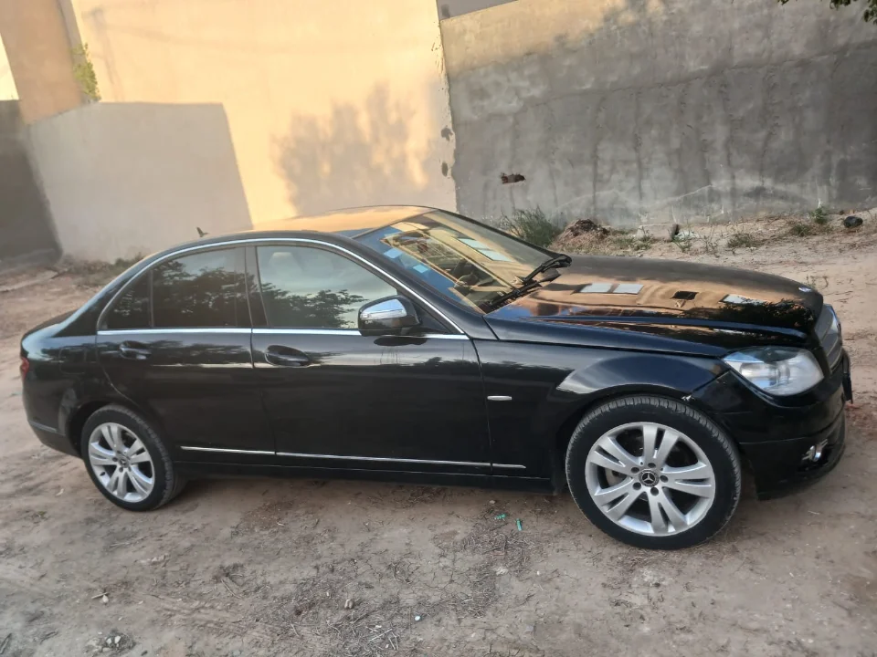 Mercedes 200 - Photo 6