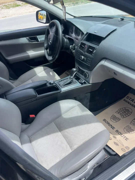 Mercedes 200 - Photo 5