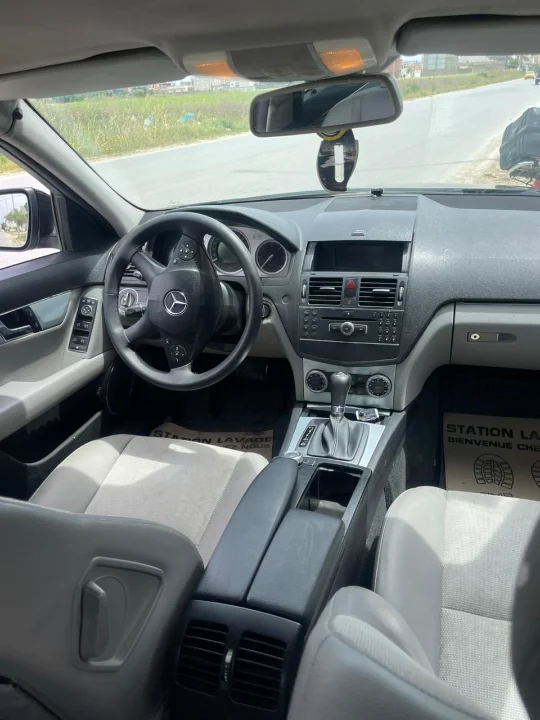 Mercedes 200 - Photo 4