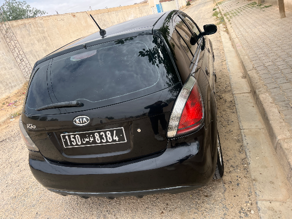 Kia RIO - Photo 4