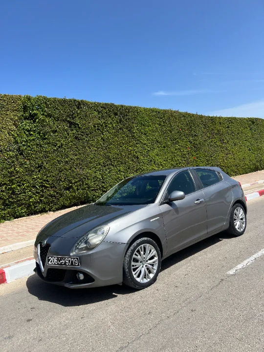Alfa romeo GIULIETTA - Photo 9