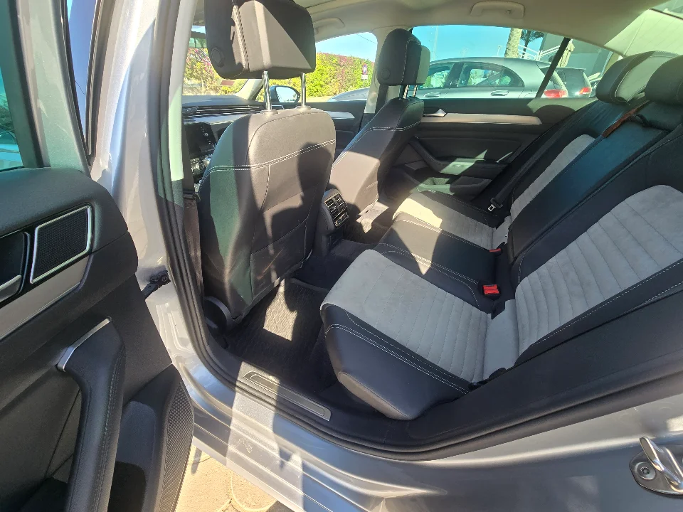 Volkswagen Passat - Photo 4