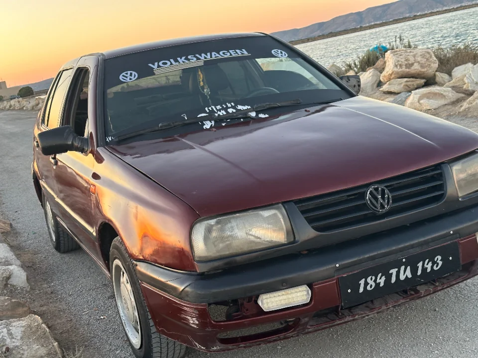 Volkswagen Vento - Photo 4