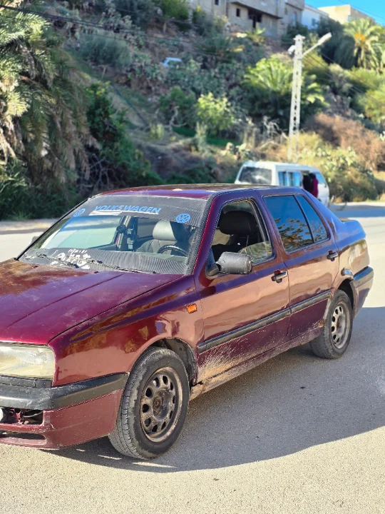 Volkswagen Vento - Photo 2