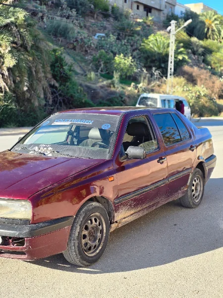 Volkswagen Vento - Photo 2