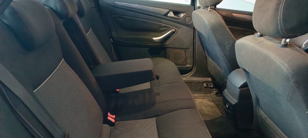 Ford MONDEO - Photo 9