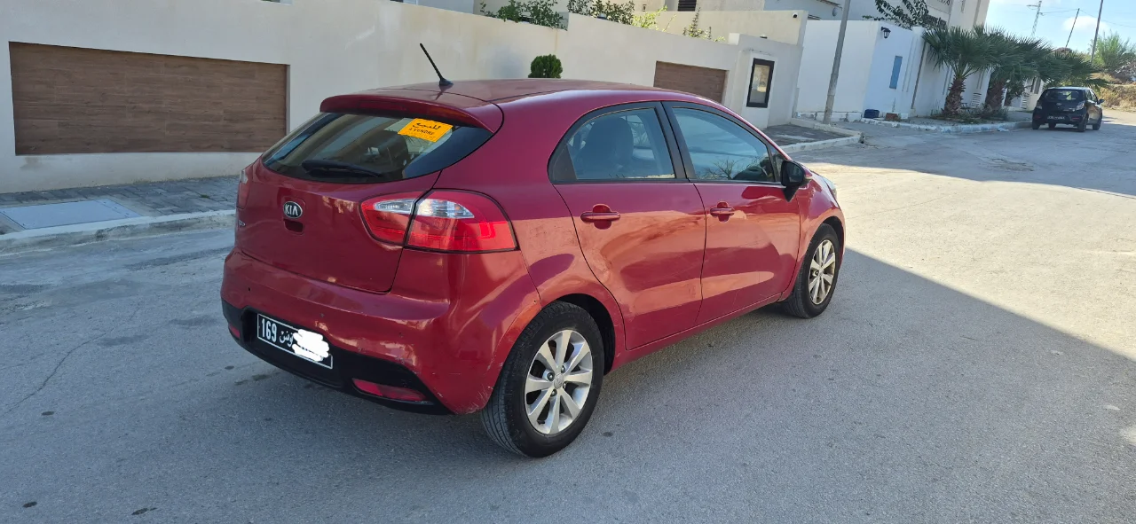 Kia RIO - Photo 8