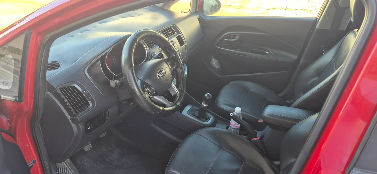 Kia RIO - Photo 4