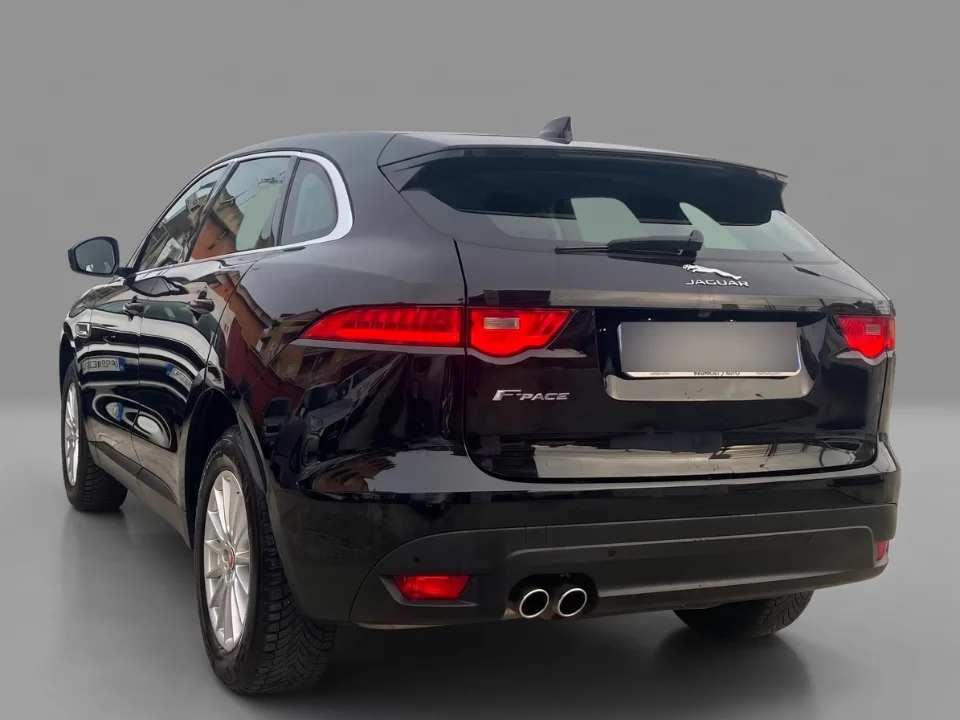 Jaguar F-PACE - Photo 12