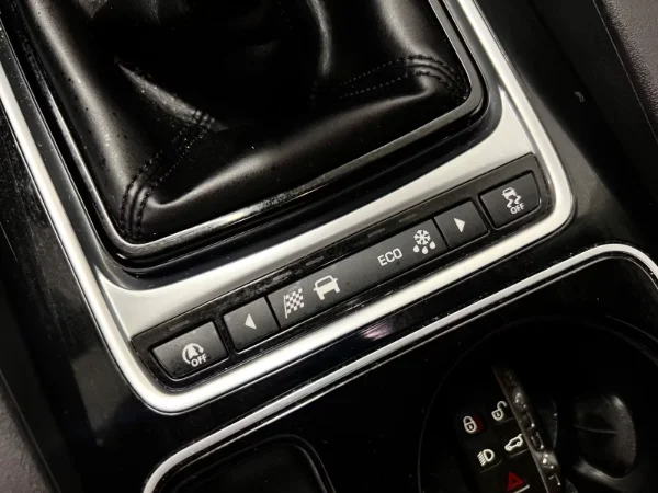 Jaguar F-PACE - Photo 6