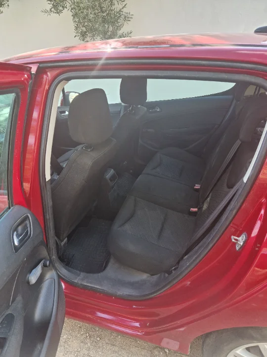 Peugeot 308 - Photo 2