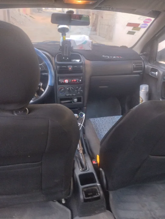 Opel Astra - Photo 2