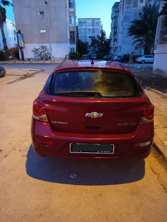 Chevrolet CRUZE - Photo 2