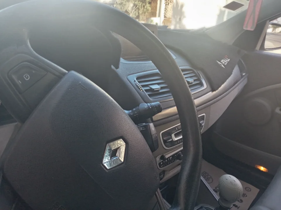 Renault Megane - Photo 9