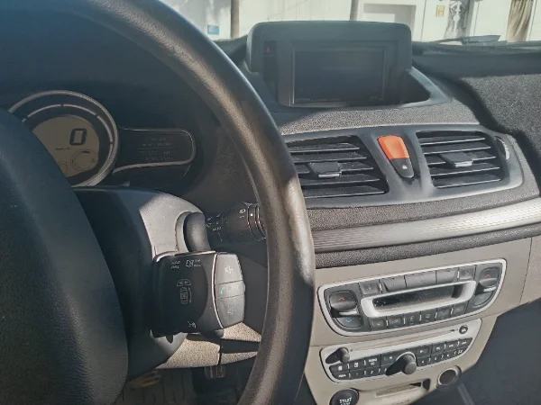 Renault Megane - Photo 7