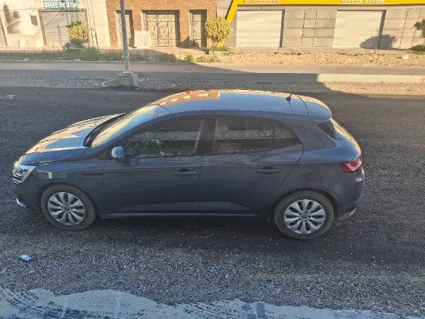 Renault Megane - Photo 4
