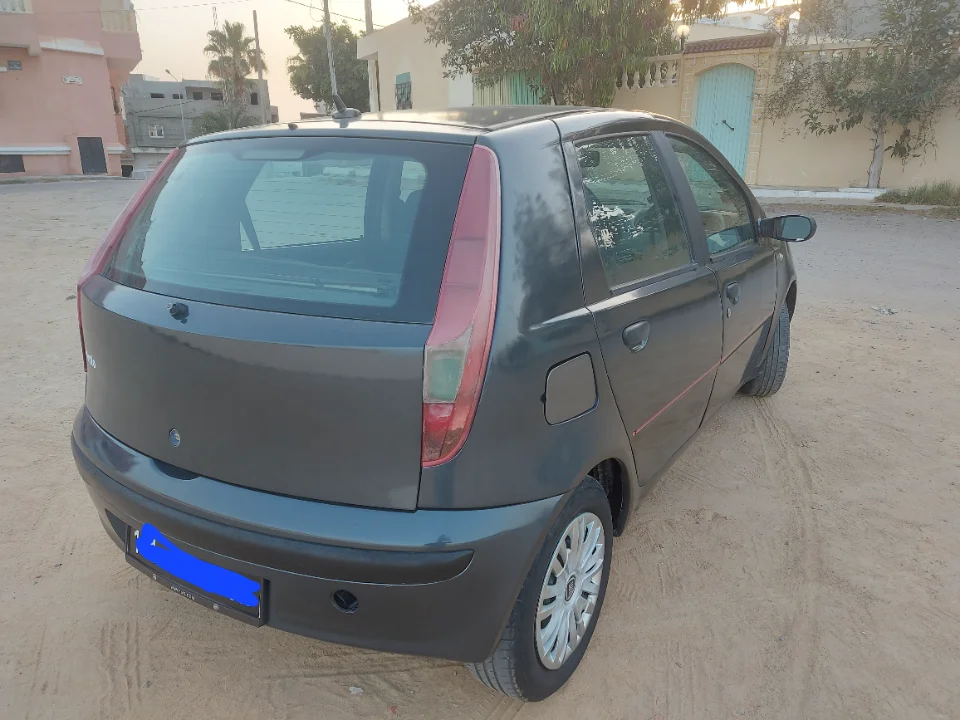 Fiat PUNTO - Photo 3
