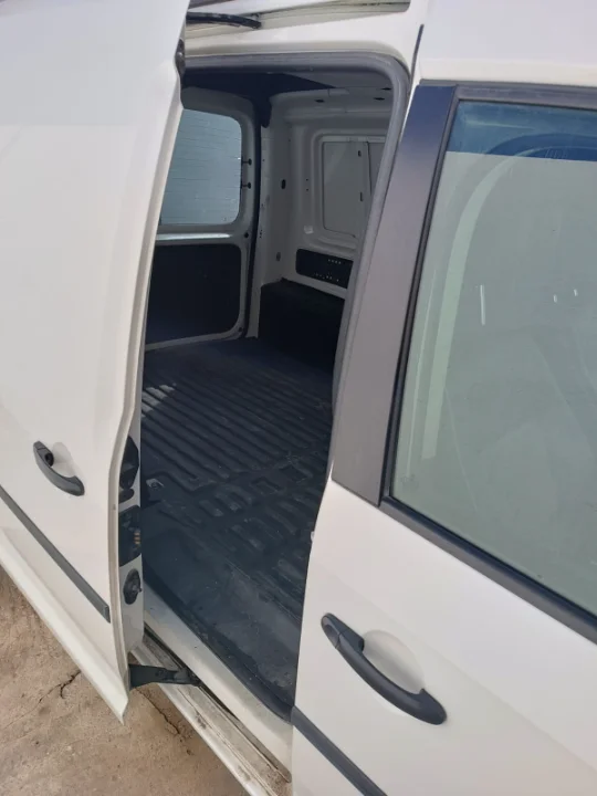 Volkswagen Caddy - Photo 7