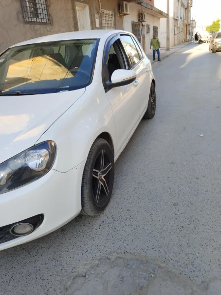 Volkswagen Golf - Photo 2