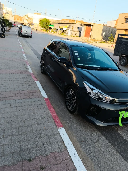 Kia RIO - Photo 11