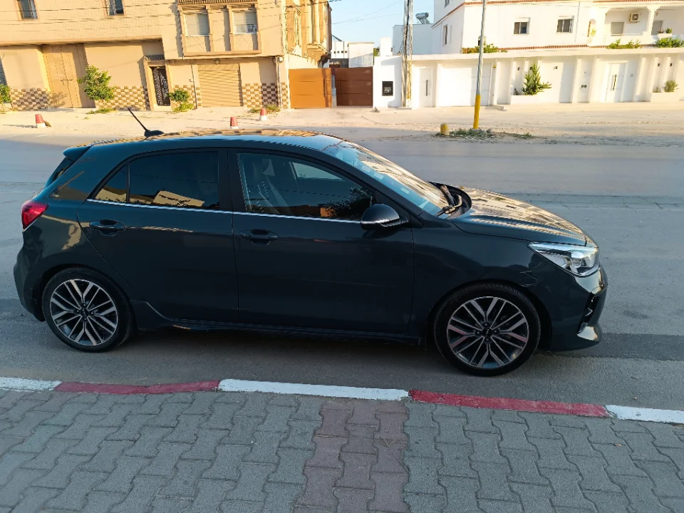 Kia RIO - Photo 10