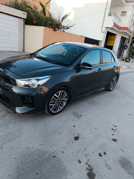Kia RIO - Photo 4
