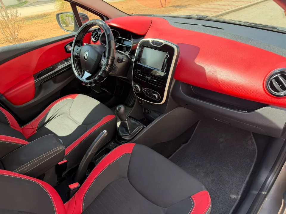 Renault Clio - Photo 5